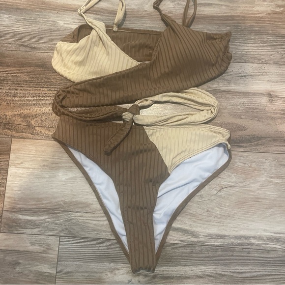 Bundle Of 2 SHEIN Bikini Swimsuits Size Large Wrap Around Tie High Waisted EUC - Picture 2 of 3